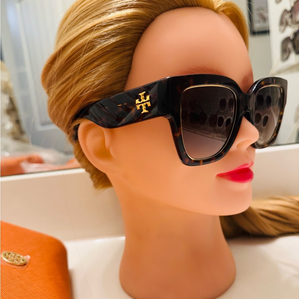 Tory Burch Sunglasses 
New